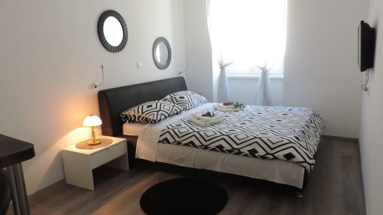 Apartment & Room Ivan Šibenik Dış mekan fotoğraf
