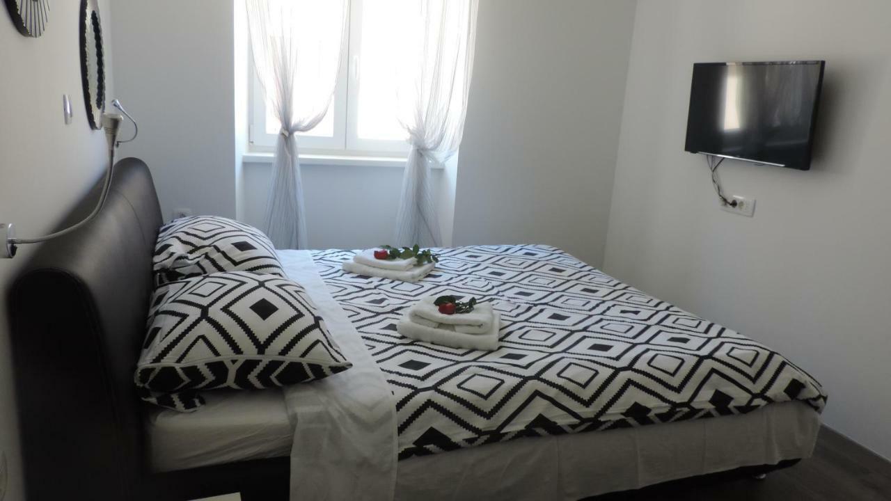 Apartment & Room Ivan Šibenik Dış mekan fotoğraf